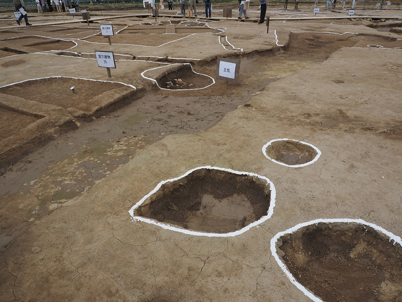 竪穴建物25/土坑